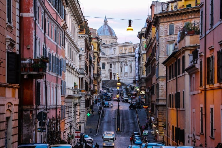 Scorcio di Monti con vista sulla Basilica di Santa Maria Maggiore